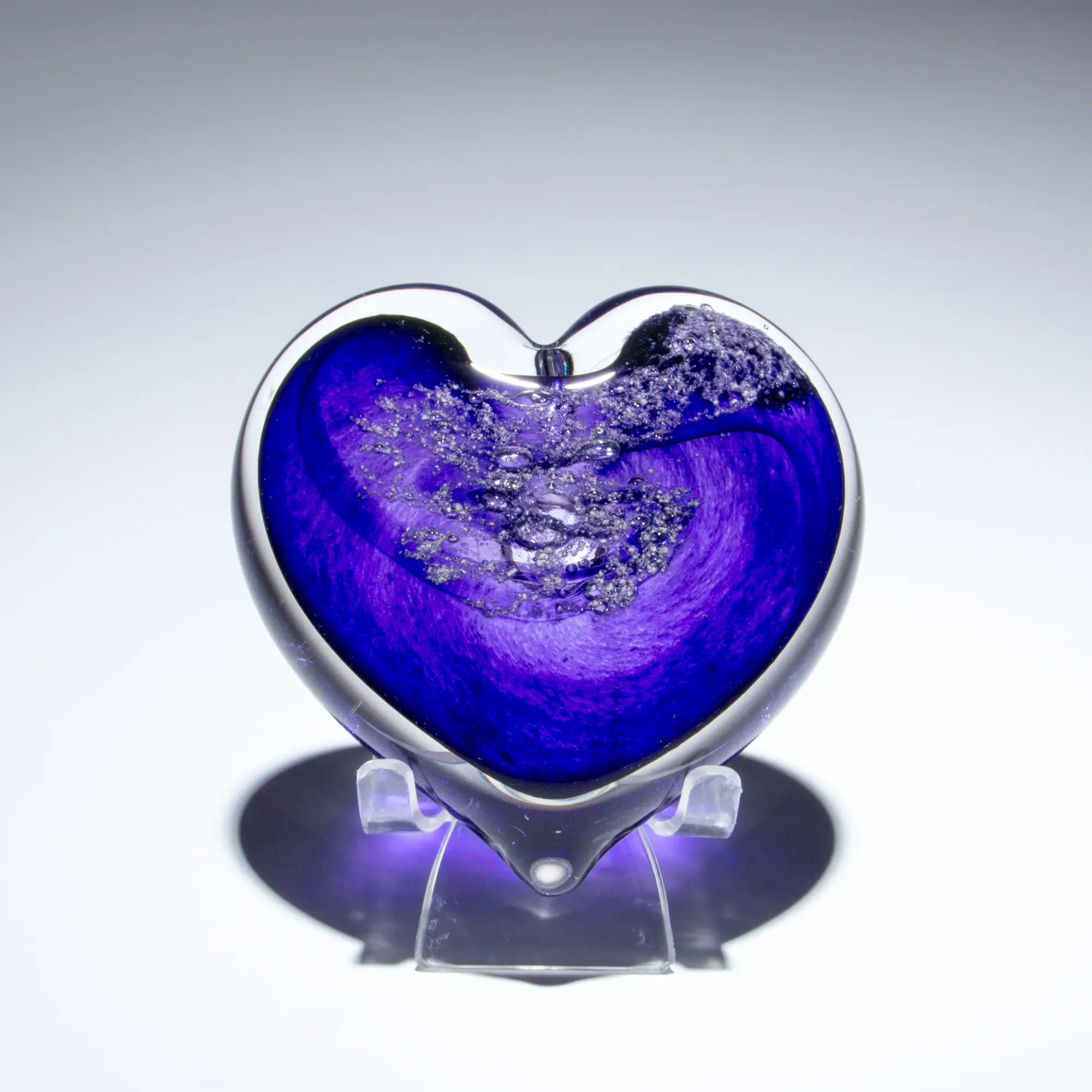 Memorial Heart Violet Front on Stand
