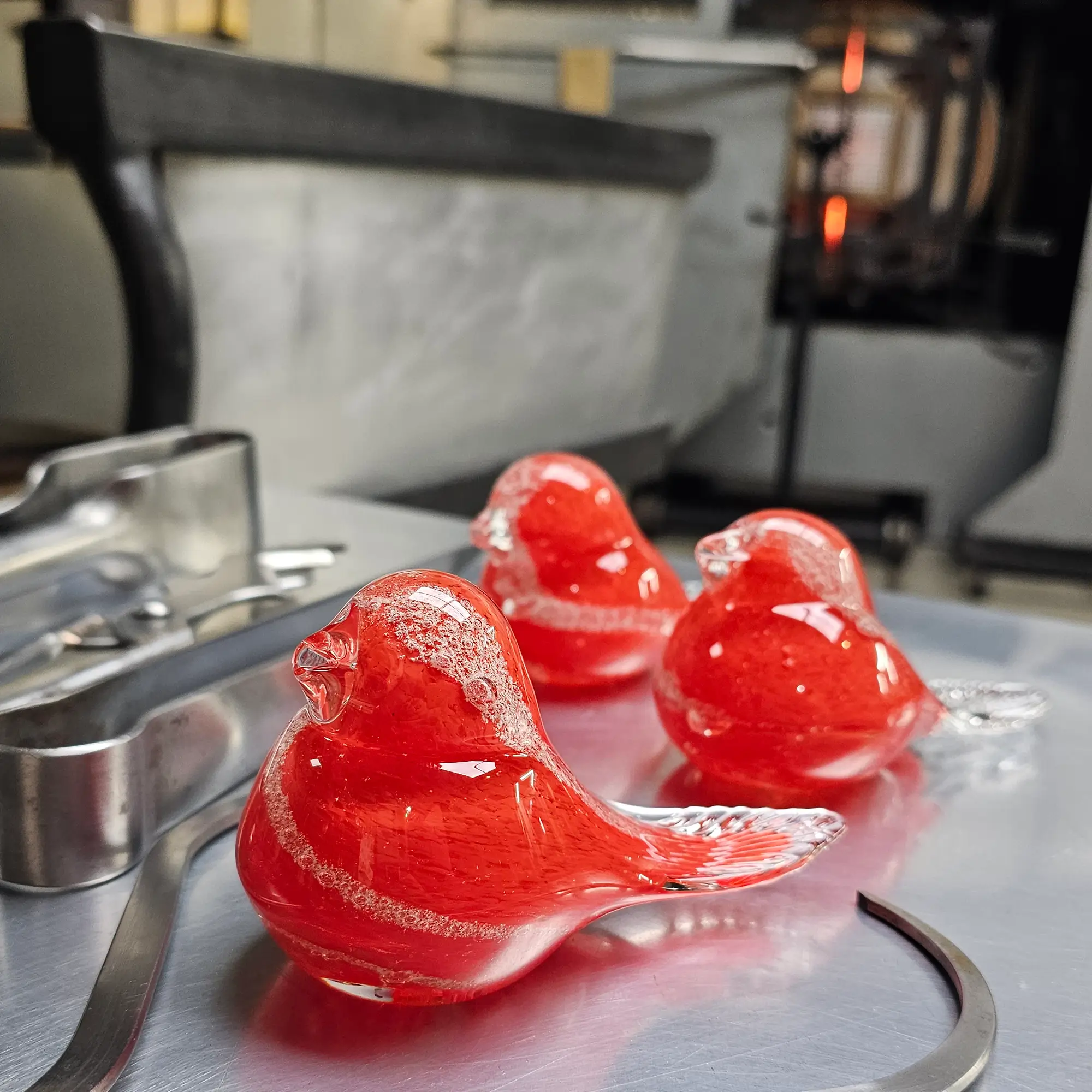 Memorial Cardinal Bird Sculpture - Image 4